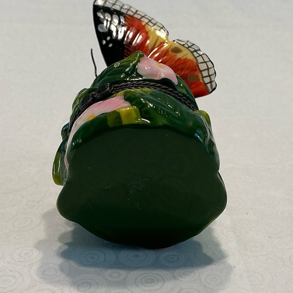 Butterfly Trinket Box with Floral Design - Picture 5 of 7